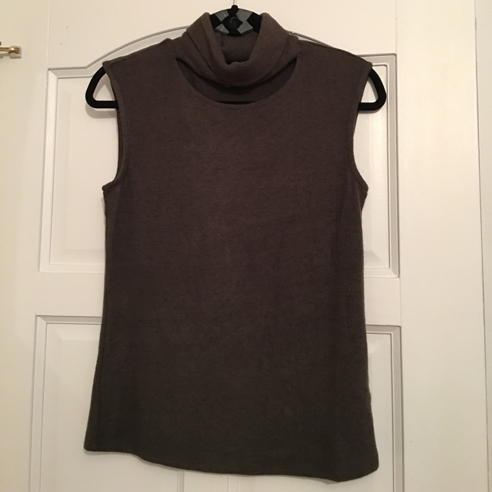 Gigi neck tank